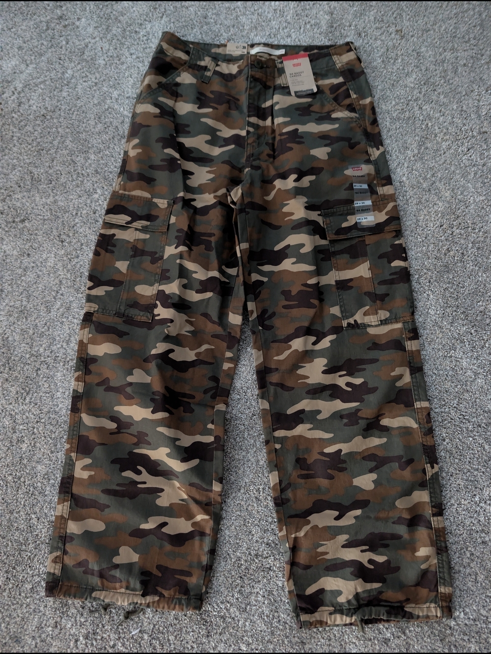 NWT Levi's '94 Baggy Camo Cargo Pants Size 26x30